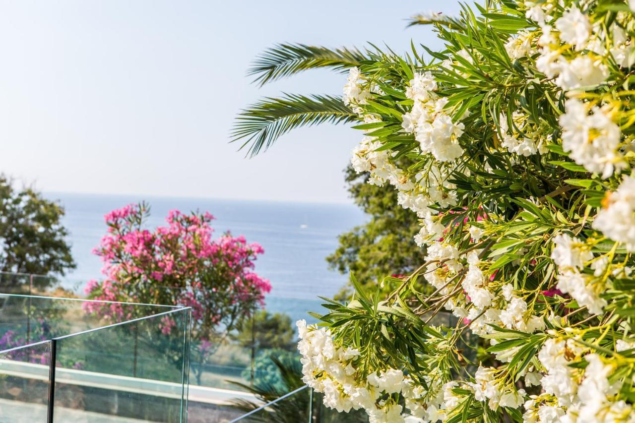Hotel Villa R カルヴィ エクステリア 写真